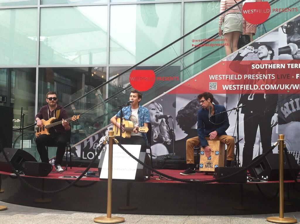 Guitar George at Westfield Presents